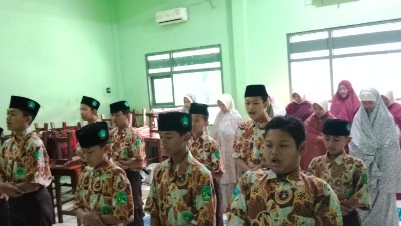 Tanam Karakter dan Habituasi Pagi